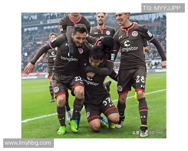 奥斯坦德与标准烈日的激烈对决展现足球魅力与团队精神的巅峰对抗