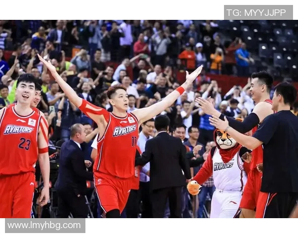 沈梓捷：从青涩少年到篮球场上的闪耀新星的成长之路