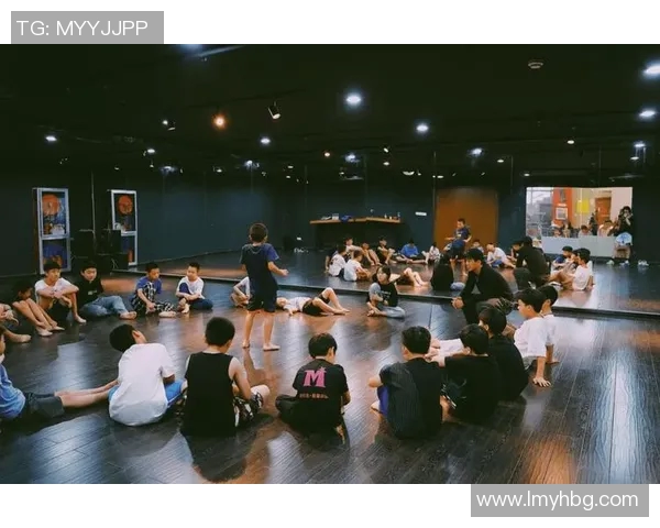 重磅专题：探索杭州街舞队包夹革新背后的创意与激情